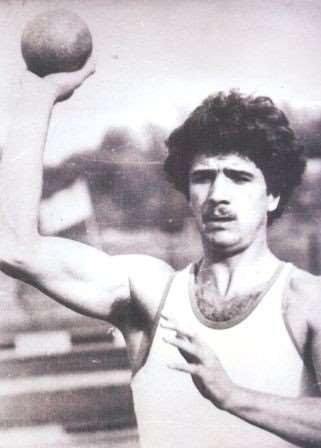 Потапенко Василий, 1963 г.р.  Мастер спорта.  Бронзовый призер чемпионата Европы в десятиборье, 1983 г., ФРГ, Дортмунд;  Победитель и призер первенств РСФСР и СССР.  Тренер: Костицын Ю.И.